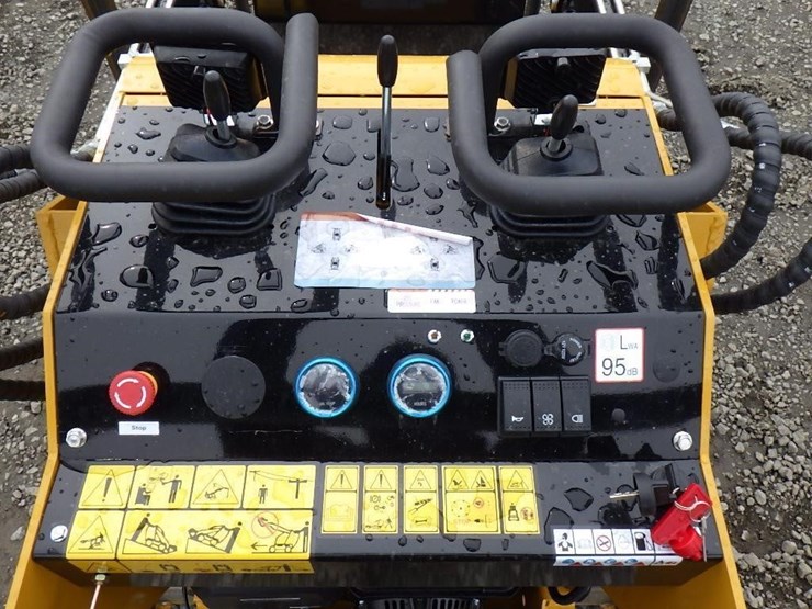 2025-agt-mx-mrt14-skid-steer-tracked-loader-image-13