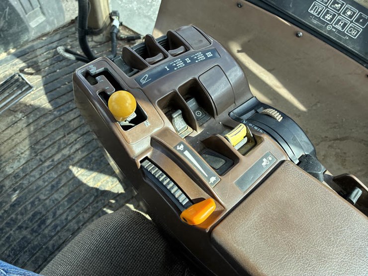 2004-john-deere-8320-image-48