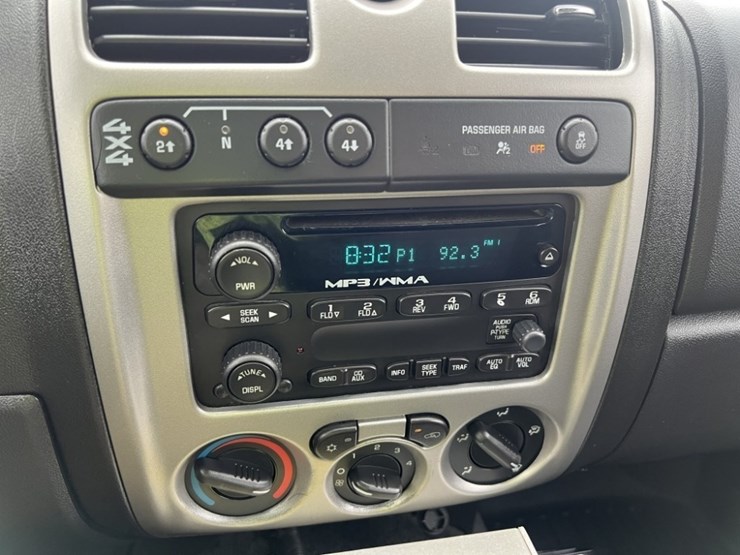 2012-chevrolet-colorado-image-33