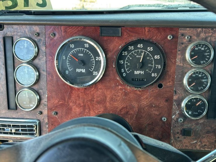 2000-international-9900-image-44