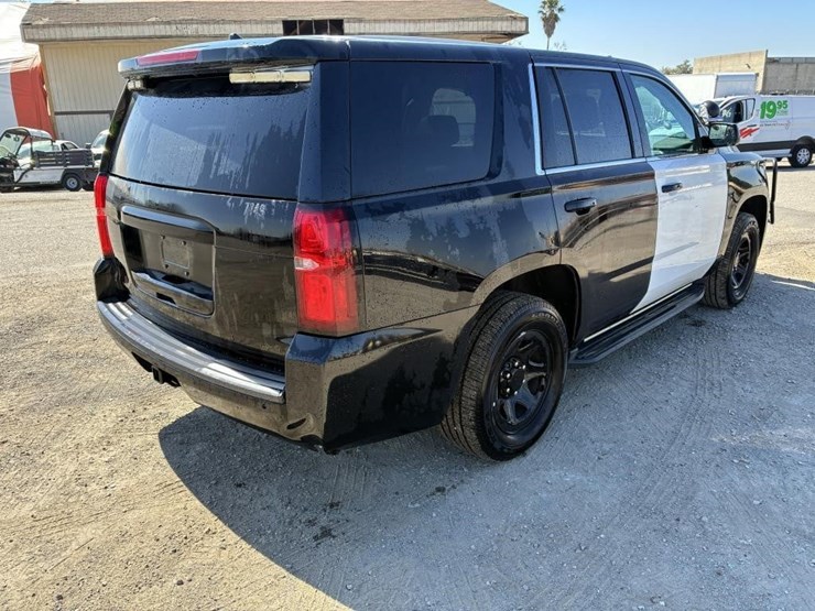 2020-chevrolet-tahoe-image-3
