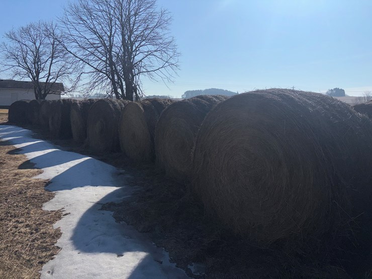 #1074-•-(78)-round-bales-of-1st-and-2nd-crop-grass/alfalfa-(independence,-wi)-image-2