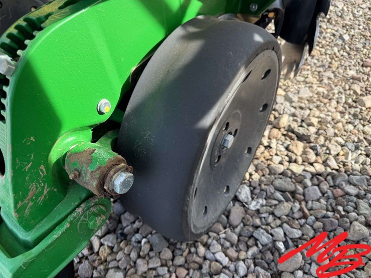 john-deere-1720-image-13