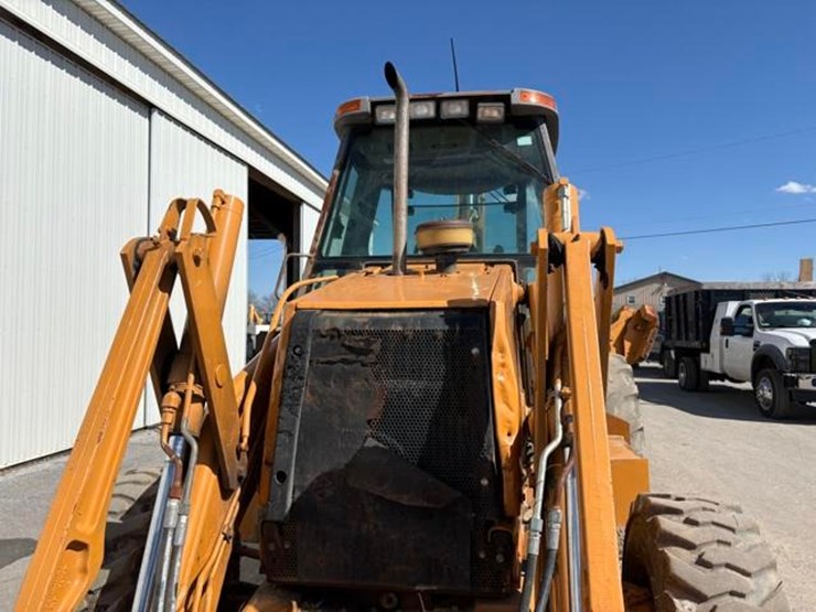 2002-case-590sl-image-27