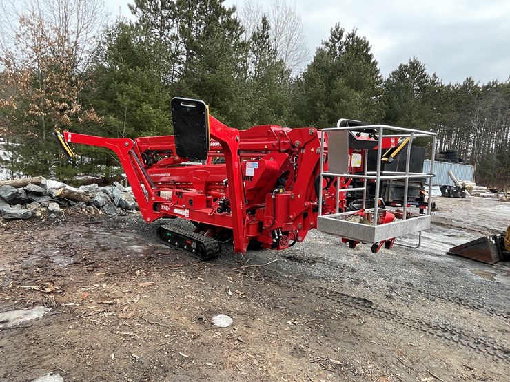 #1000-•-2024-cmc-90hd+-lift-(fall-creek,-wi)-image-3