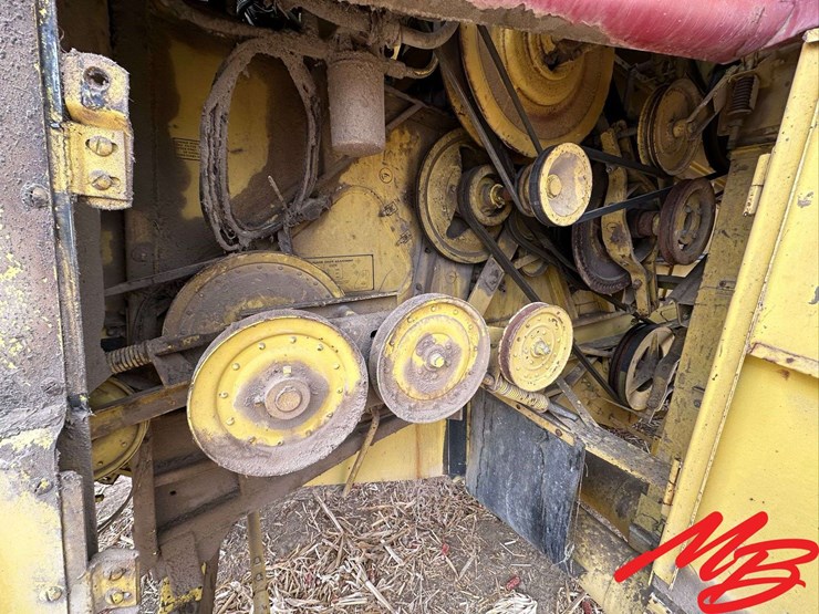 new-holland-70-image-17