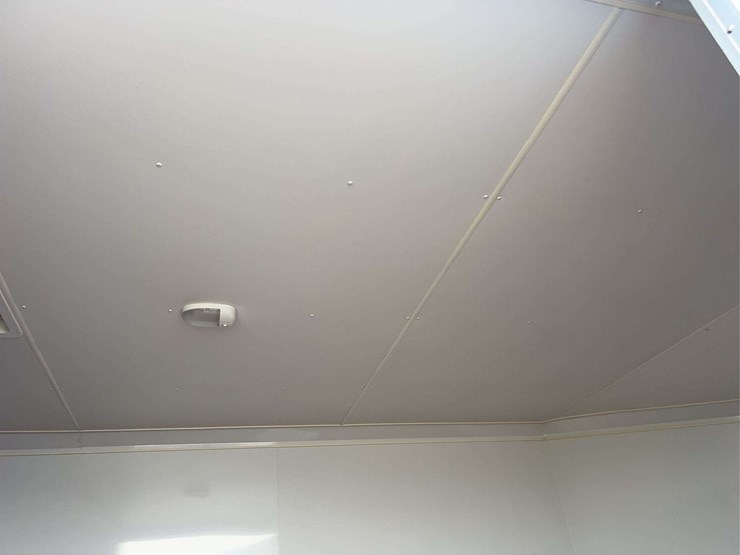 2016-stealth-viper-24'-enclosed-trailer-image-52