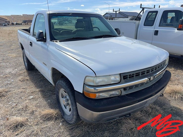 2002-chevrolet-silverado-1500-ls-image-3