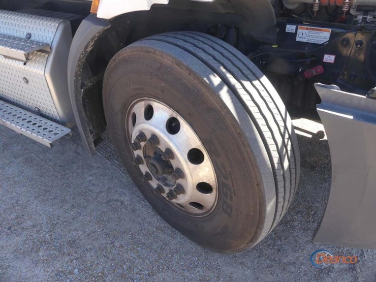 2023-freightliner-cascadia-116-image-11