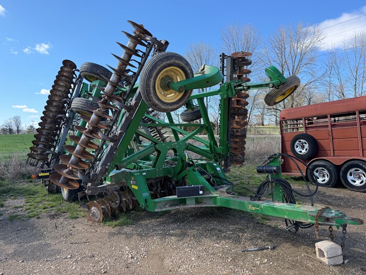 john-deere-2623vt-image-1