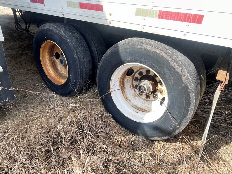 1999-utility-53'-image-32