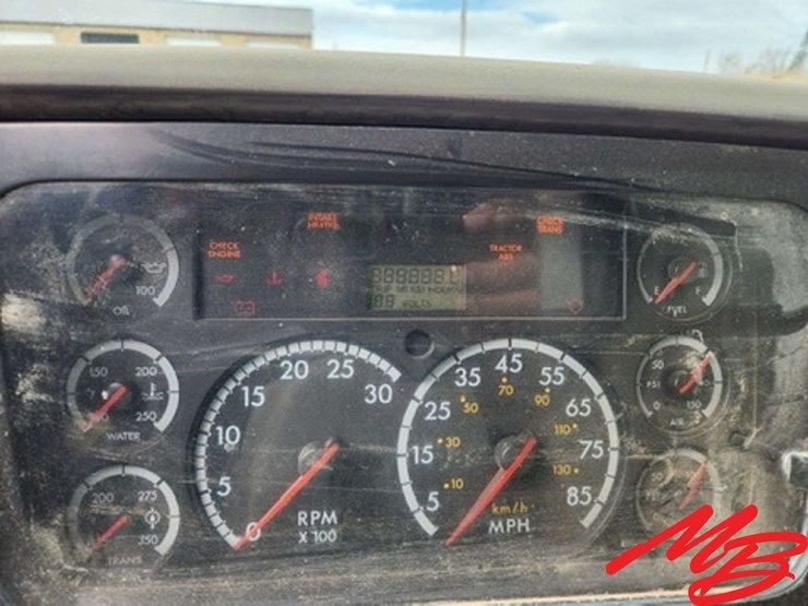 2002-sterling-m8500-image-40