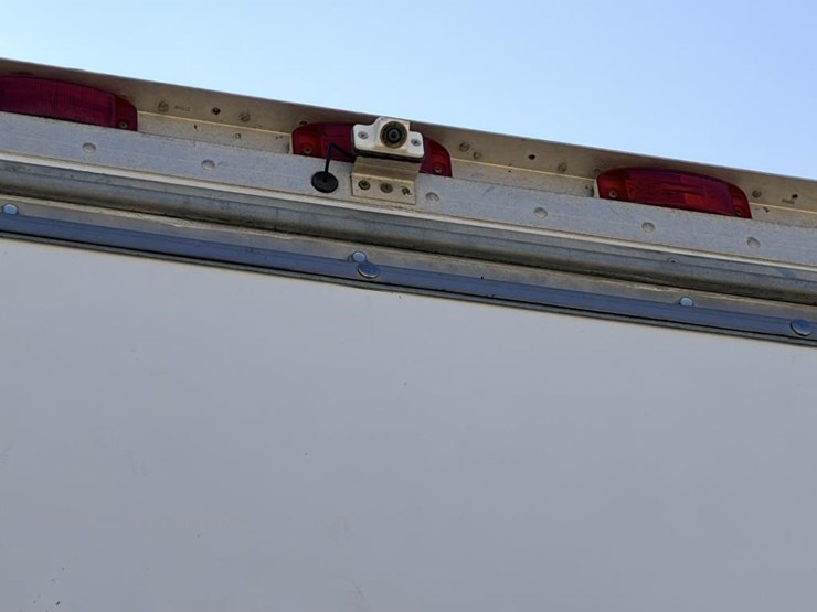 2015-isuzu-nrr-image-5