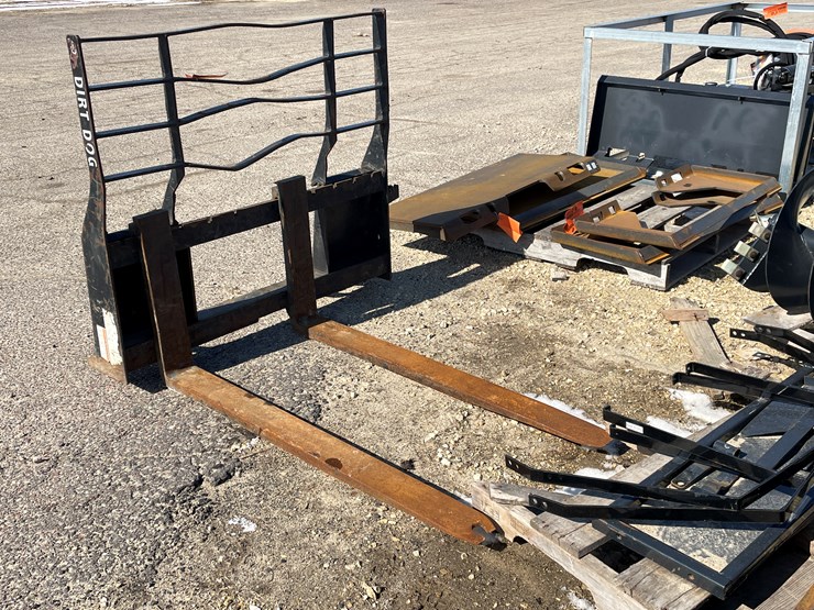 #2348-•-dirt-dog-skid-steer-pallet-forks-image-1
