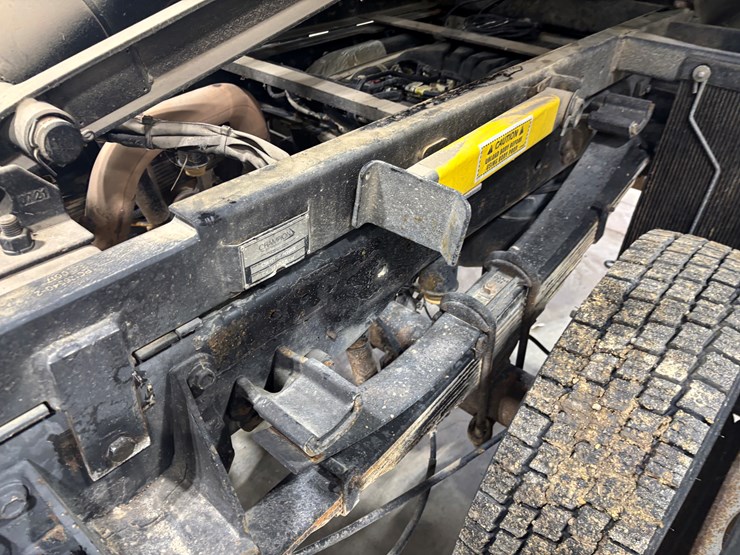 2022-ford-f550-sd-image-73