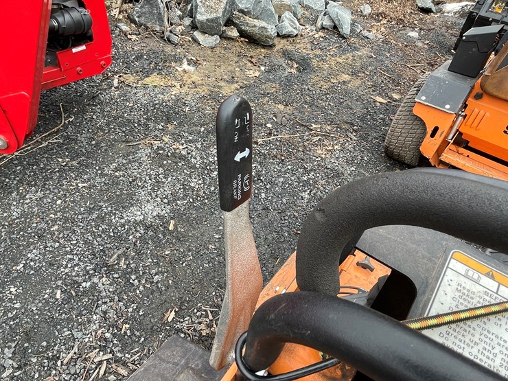 #1016-•-scag-v-ride-lawn-mower-(fall-creek,-wi)-image-22