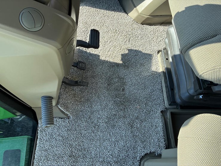 2022-john-deere-410r-image-78