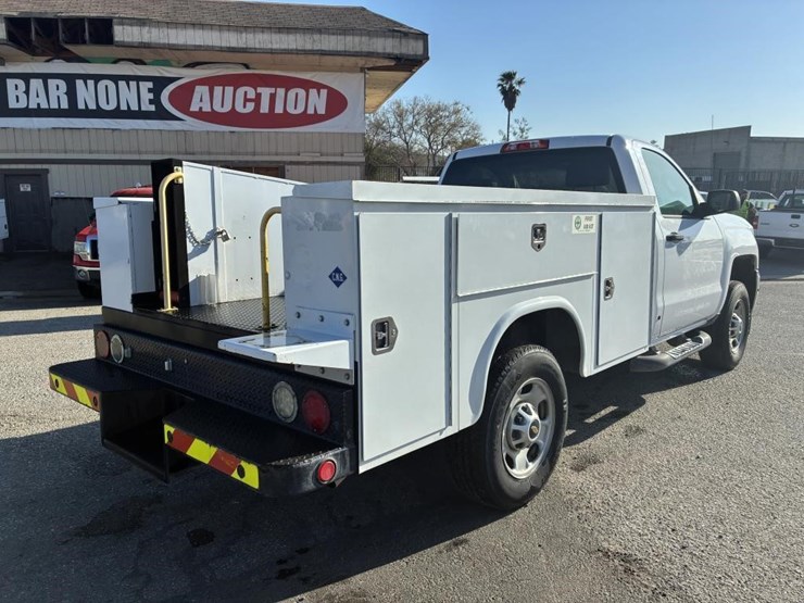 2016-chevrolet-silverado-2500-image-3