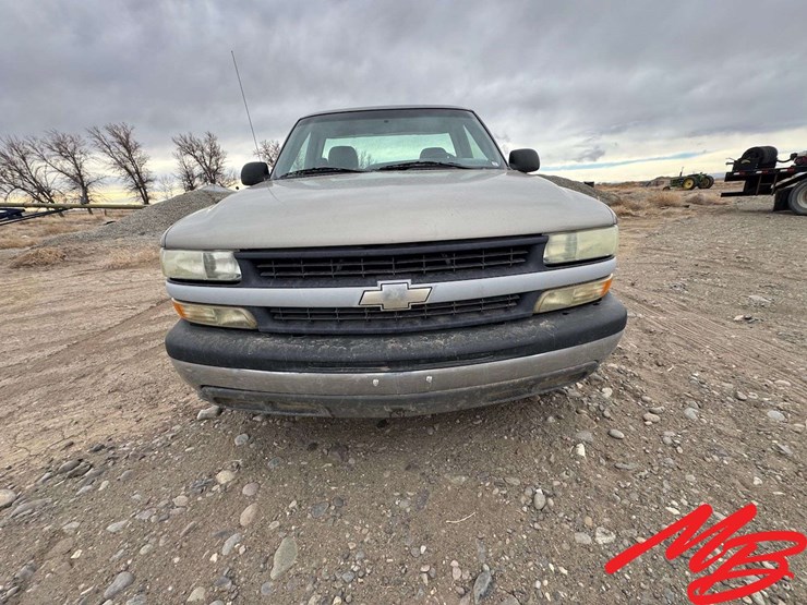 2002-chevrolet-silverado-1500-image-2