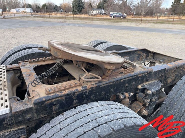 2004-peterbilt-379-image-33