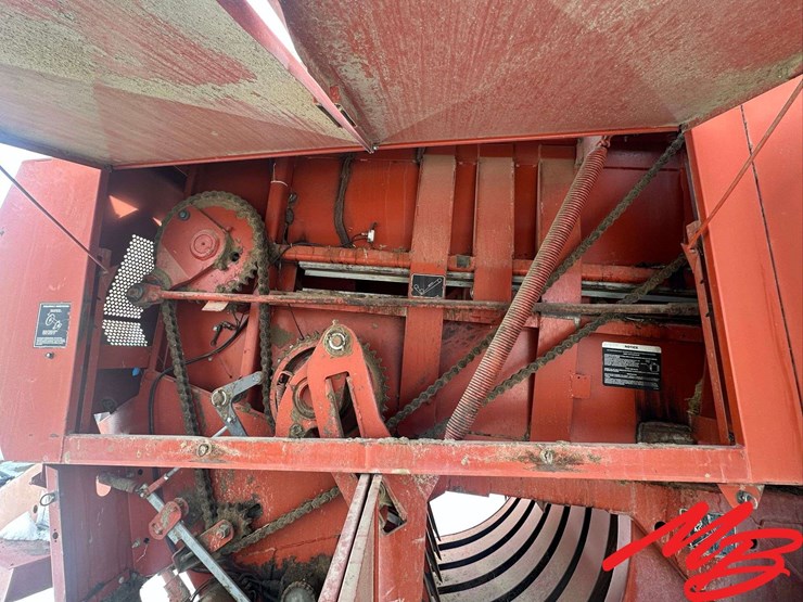 hesston-4900-image-178