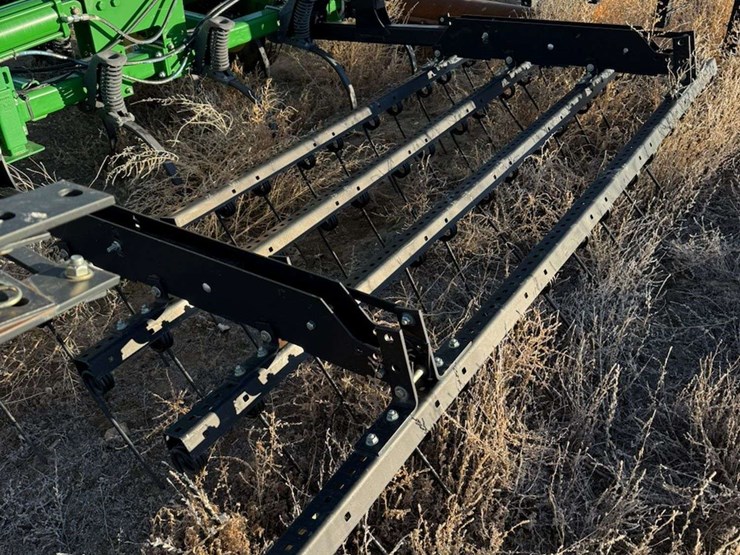 john-deere-32-image-7