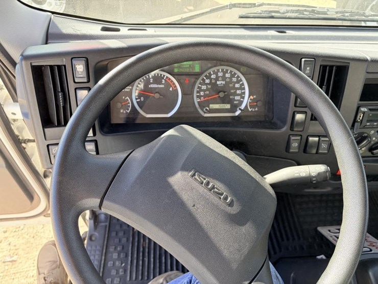 2023-isuzu-nrr-image-20