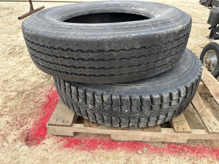 #51-•-(2)-bridgestone-285/75r24.5-tires-image-2