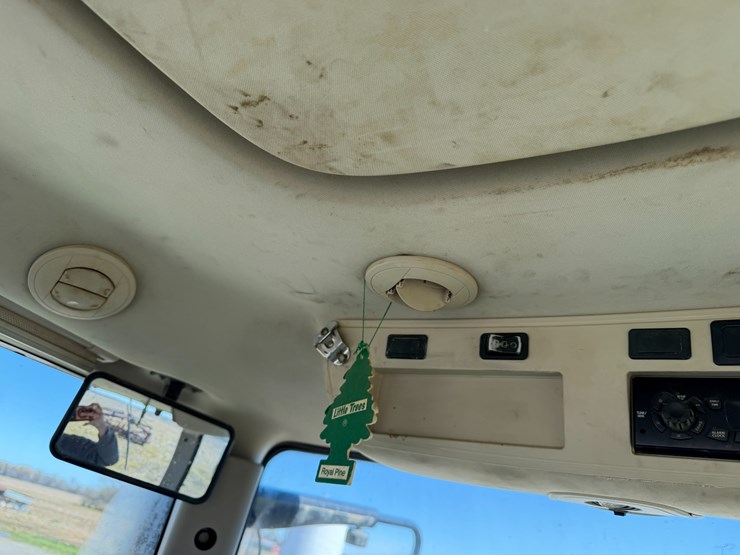 2010-john-deere-8270r-image-68