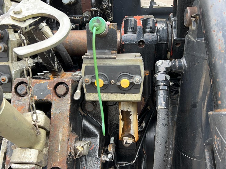 2002-challenger-mt665-image-28