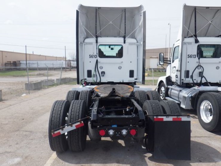 2024-kenworth-t680-image-11