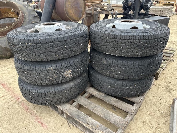 #30-•-(6)-f450-10-lug-rims-lt235/85r16-image-1