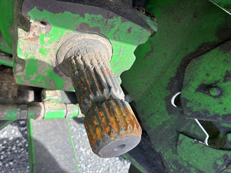 2004-john-deere-8320-image-18