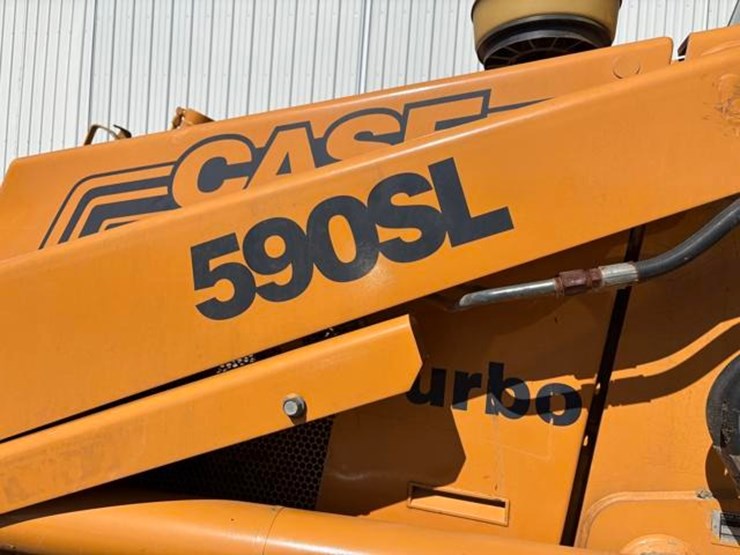 2002-case-590sl-image-19