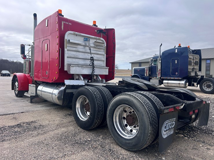 1998-peterbilt-379-image-3