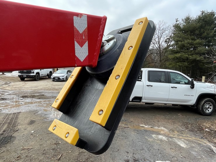 #1000-•-2024-cmc-90hd+-lift-(fall-creek,-wi)-image-34