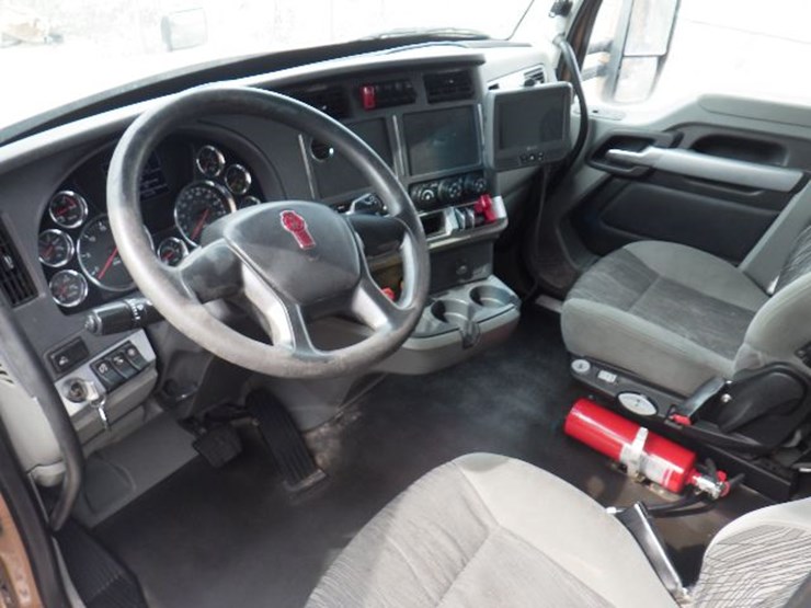 2022-kenworth-t680-image-18
