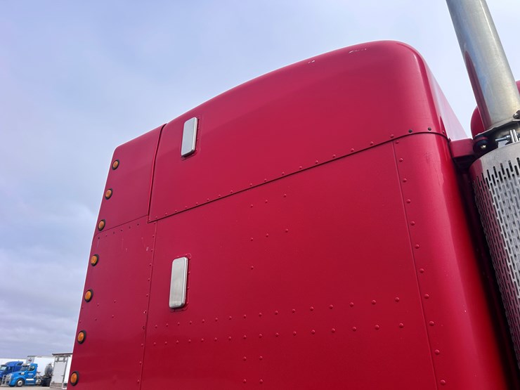 1998-peterbilt-379-image-25
