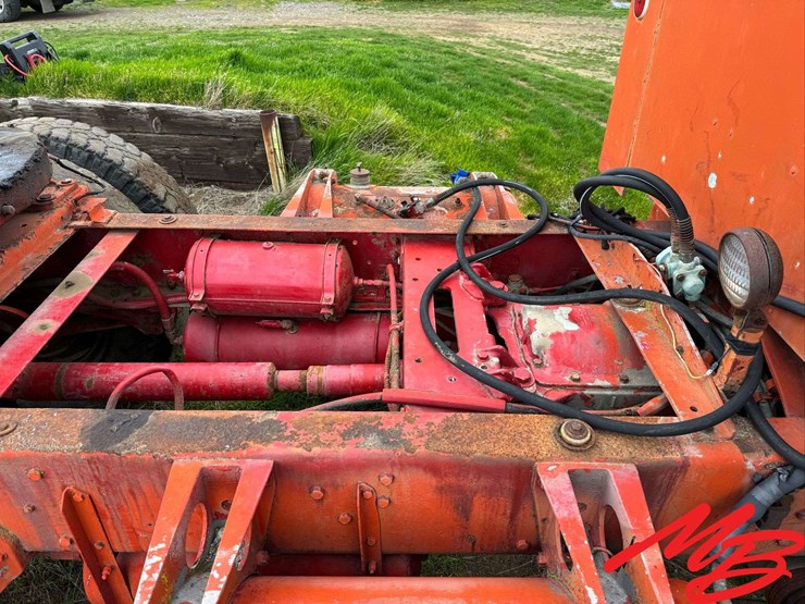 1964-peterbilt-351-image-8