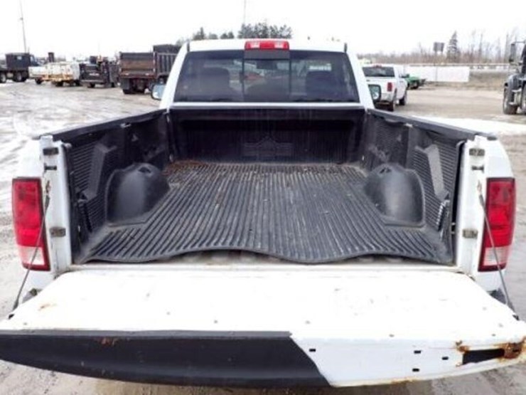 2013-ram-1500-slt-image-22