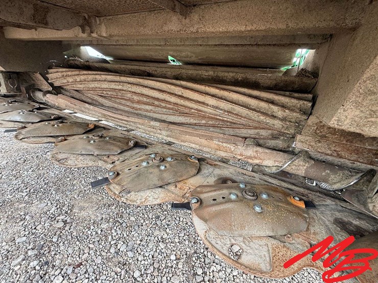 2011-john-deere-r450-image-23