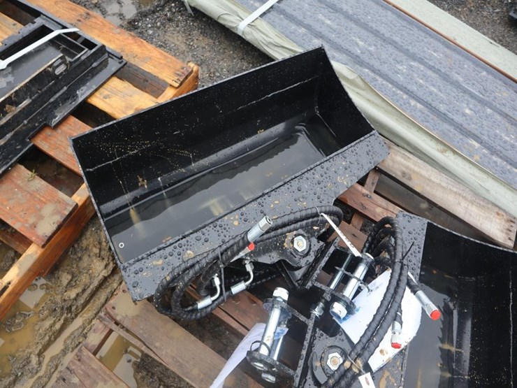 tpm-32"-hydraulic-tilt-bucket-image-2