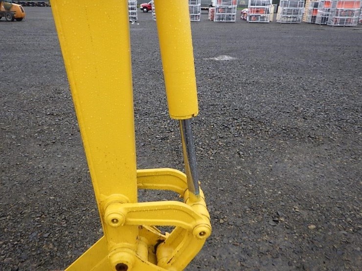 komatsu-pc28uu-image-22