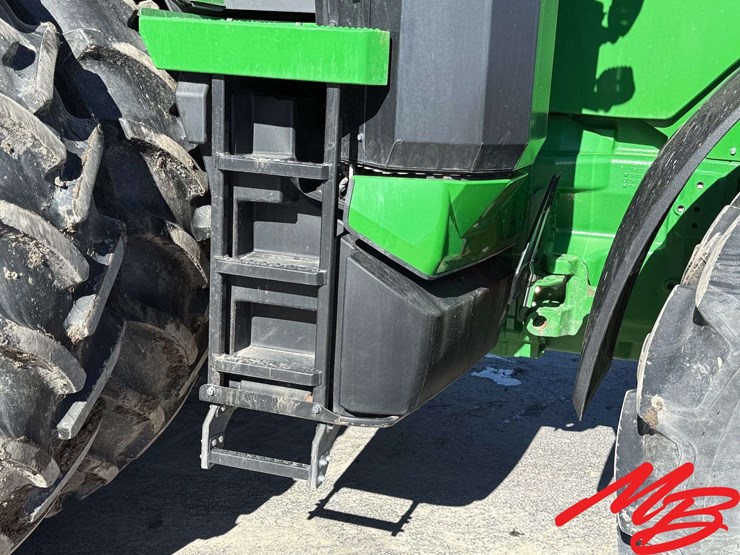 2023-john-deere-8r-370-image-11