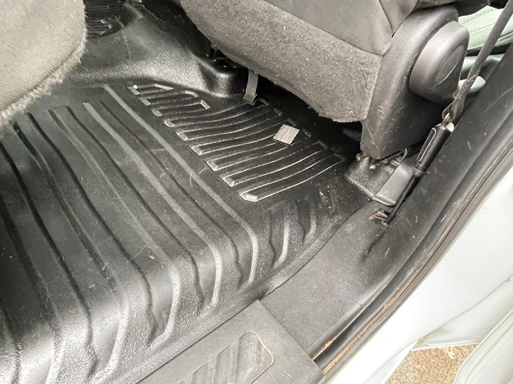 2020-chevrolet-2500hd-image-49