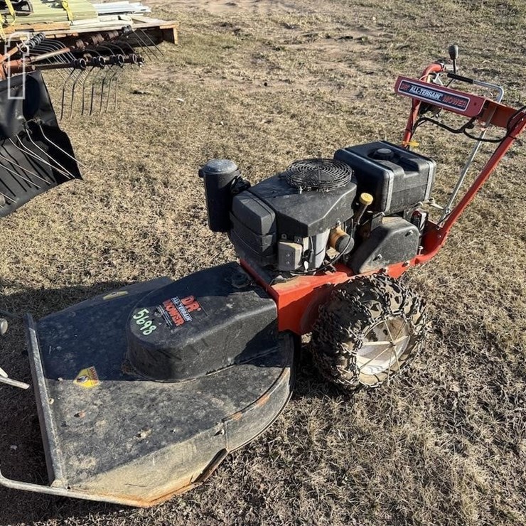 DR BRUSH CUTTER 5698