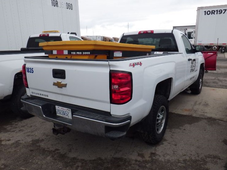 2015-chevrolet-silverado-2500-image-5