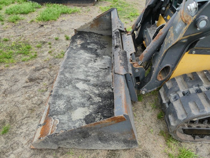 new-holland-c232-image-10