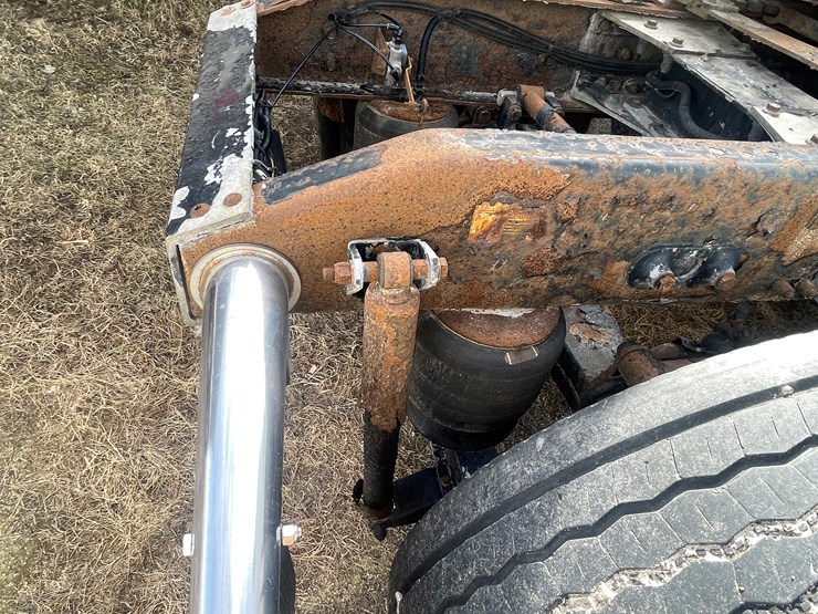 2006-peterbilt-387-image-17