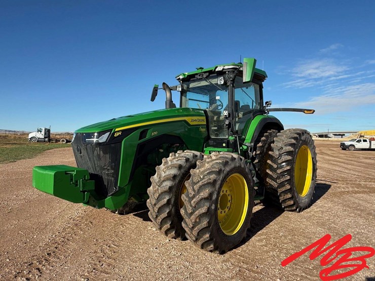 2021-john-deere-8r-370-image-2